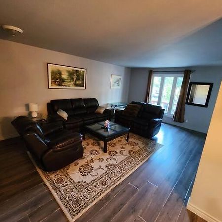 Entire 3 Bedroom House In Elliot Lake Exterior foto