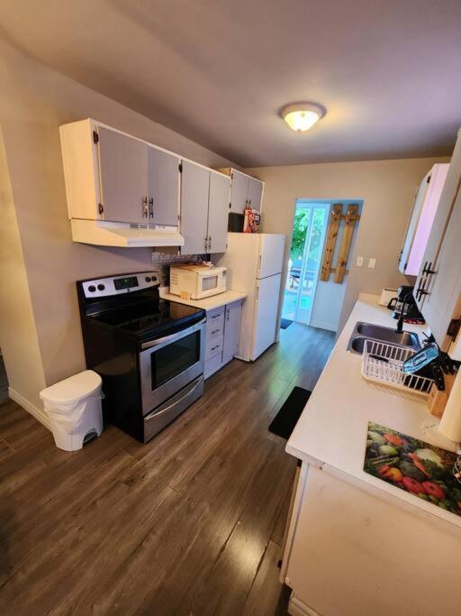 Entire 3 Bedroom House In Elliot Lake Exterior foto