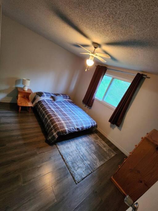 Entire 3 Bedroom House In Elliot Lake Exterior foto