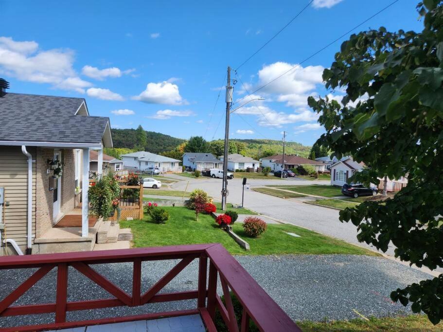 Entire 3 Bedroom House In Elliot Lake Exterior foto
